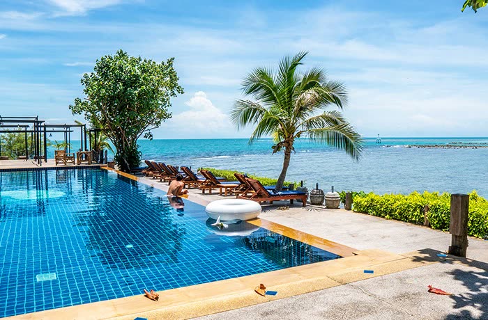 Holina Rehab Thailand: Oceanfront therapy sala, yoga pavilion, and meditation deck overlooking the Gulf of Thailand