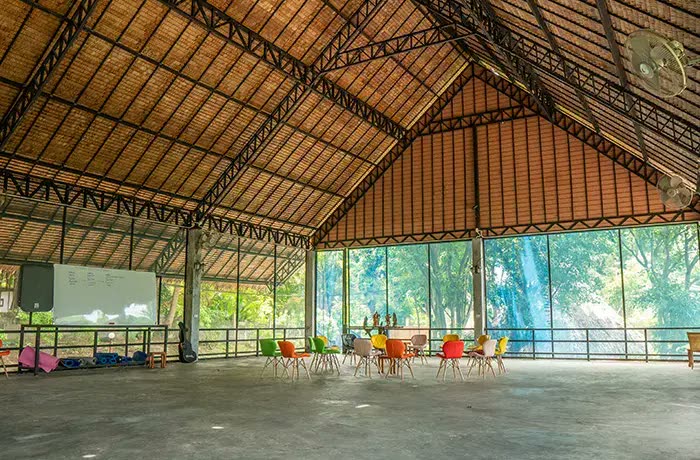Holina Rehab Thailand: Group psychotherapy and holistic breathwork circle at the Srithanu campus